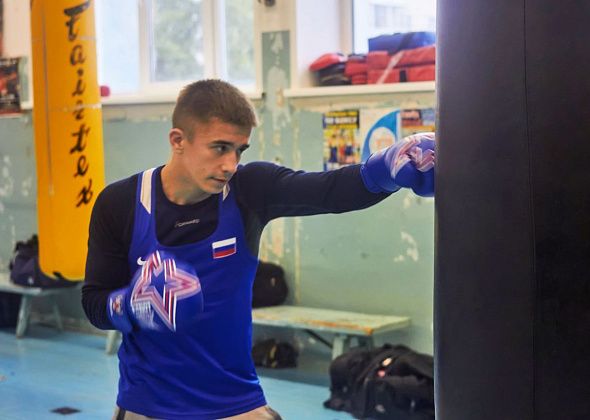 Максим Шумов с победы начал первенство страны по боксу
